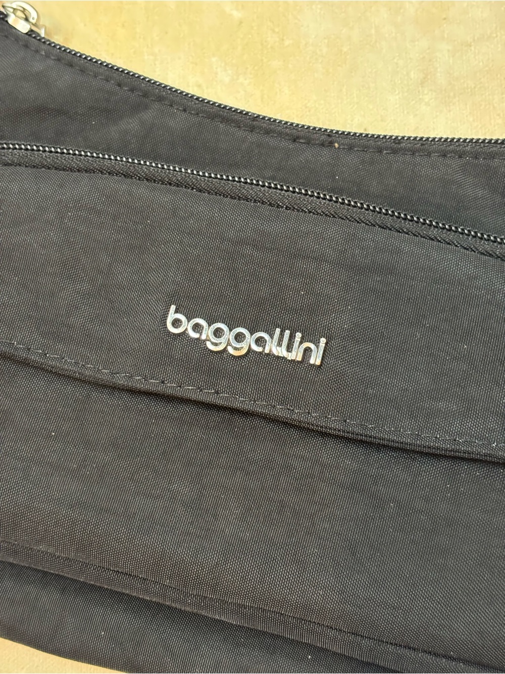Baggallini Everyday Black Nylon Crossbody Bag with built in wallet - Picture 2 of 7